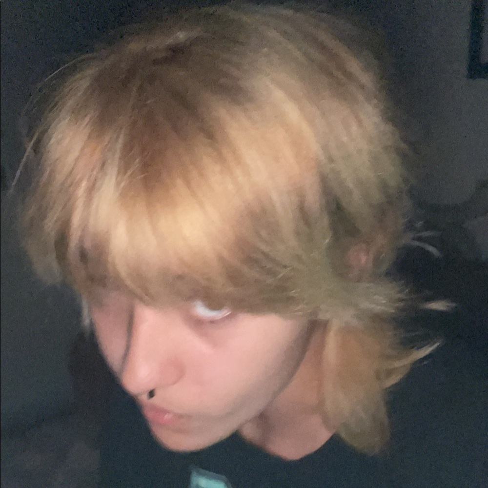 Meet your Posher, Isis